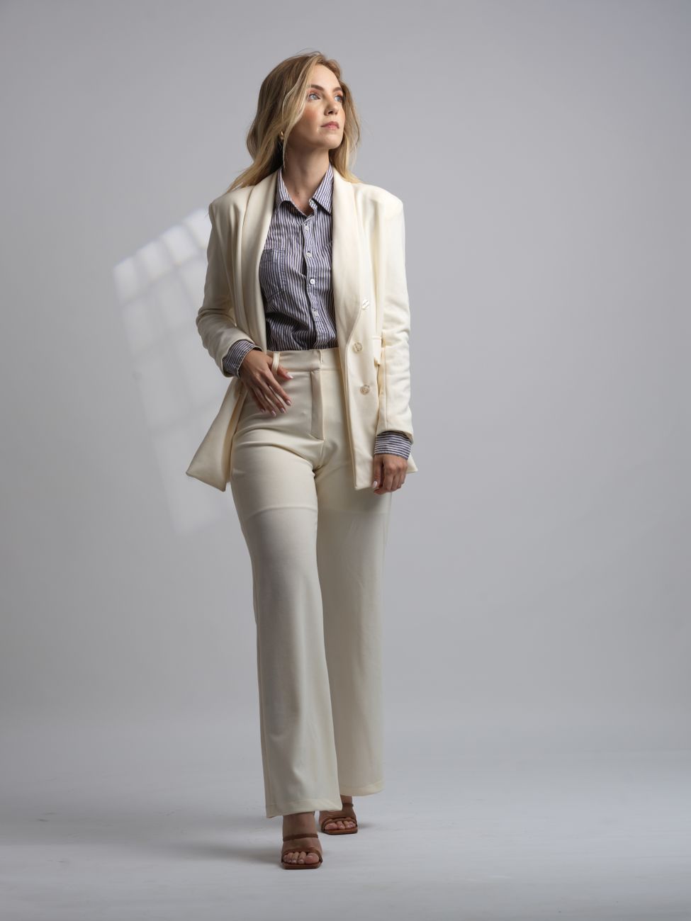 White noise suit