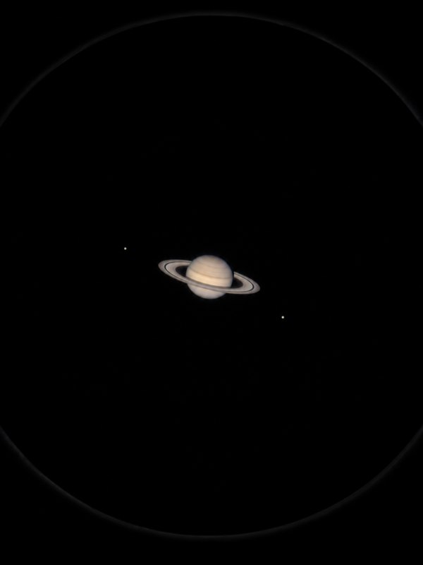 Saturn and its rings through a 60 cm telescope