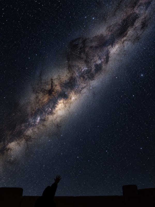 The galactic core directly overhead above the plateau