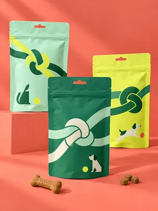 Pet treat packs on pink — Nodo, Packaging