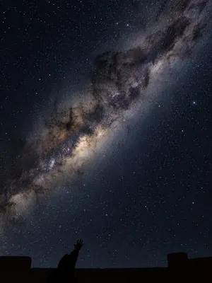 The galactic core directly overhead above the plateau